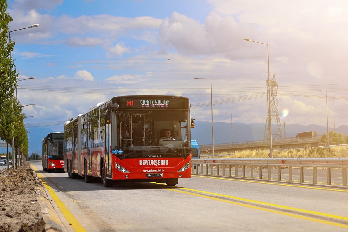 Sakarya Büyükşehir Belediyesi’nin ulaşım yatırımları meyvesini veriyor. 
